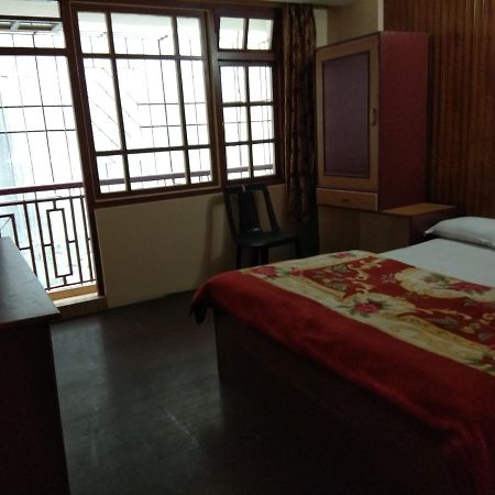 Hotel Mansarovar Дарджилинг Екстериор снимка