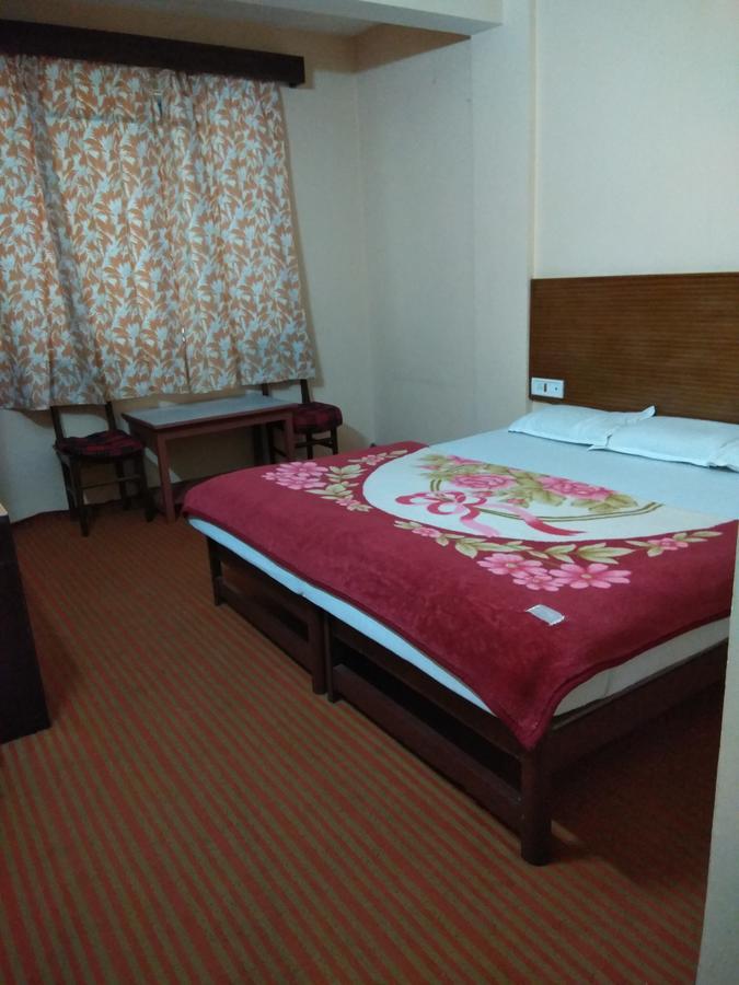 Hotel Mansarovar Дарджилинг Екстериор снимка